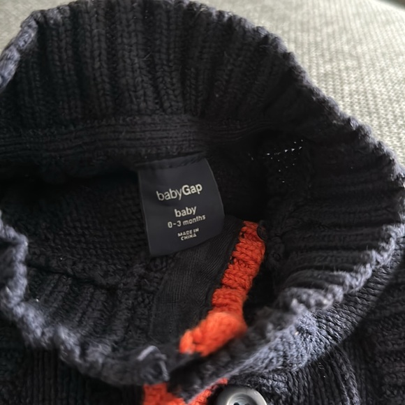 Baby Gap Sweater, size 0-3 months, navy blue with orange - Picture 4 of 5